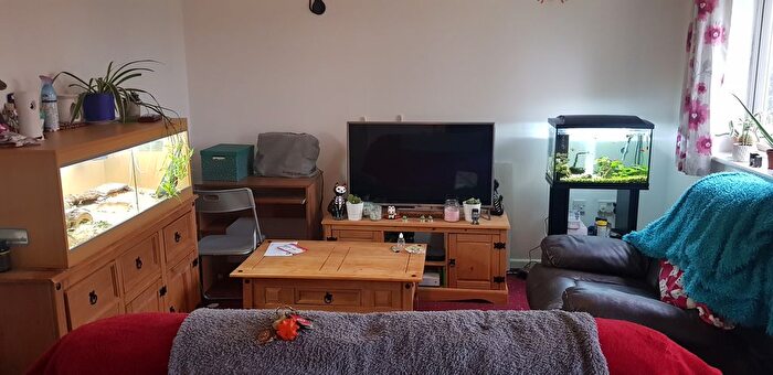 1 Bedroom Flat To Rent In Loxdale Sidings, Bilston, West Midlands, WV14