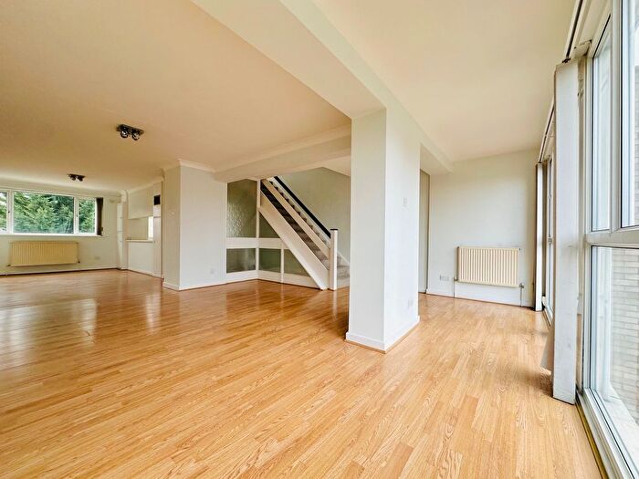 4 Bedroom Terraced House For Sale In Templewood, West Ealing, W13