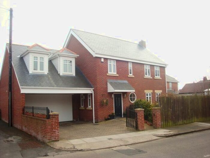 3 Bedroom Detached House To Rent In Harton House Road, South Shields NE34