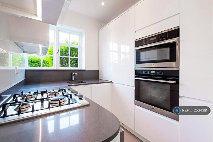 1 Bedroom Flat To Rent In Midholm Close, London, NW11