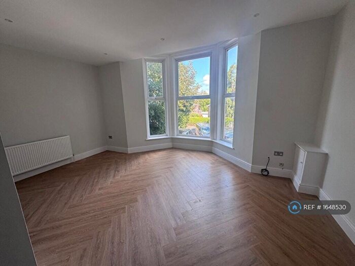 2 Bedroom Flat To Rent In Oxton, Prenton, CH43