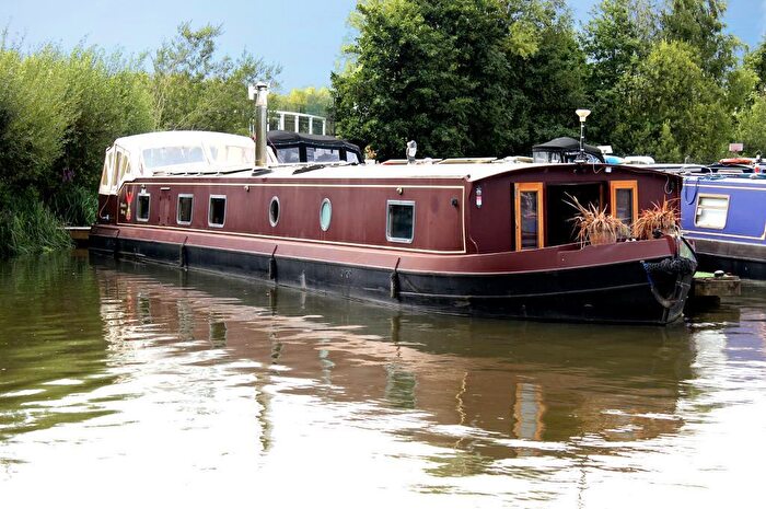 2 Bedroom House Boat For Sale In Scarisbrick Marina, Scarisbrick, Lancashire, L40