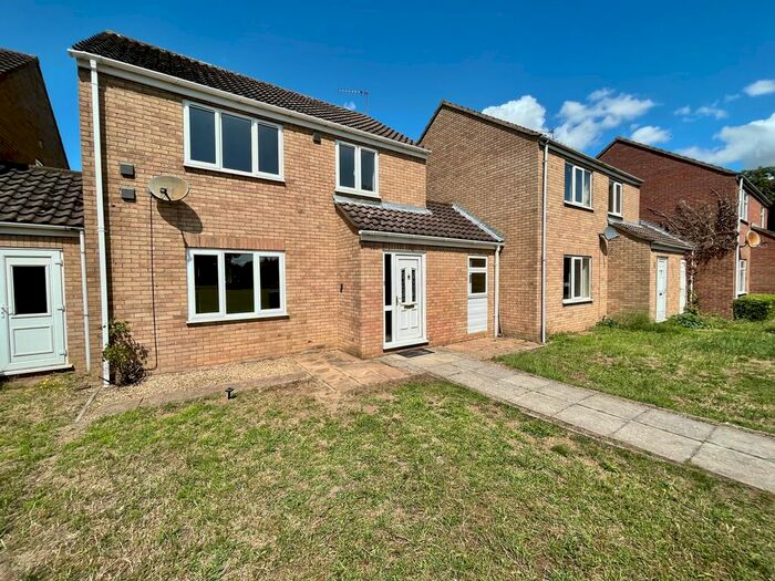 3 Bedroom Link Detached House To Rent In Rookery Green, Beck Row, Bury St. Edmunds, IP28