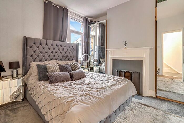 1 Bedroom Flat For Sale In High Street, Shoeburyness, SS3
