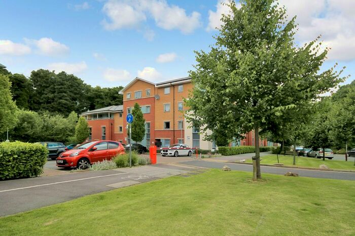 2 Bedroom Flat To Rent In Jackwood Way, Tunbridge Wells TN1