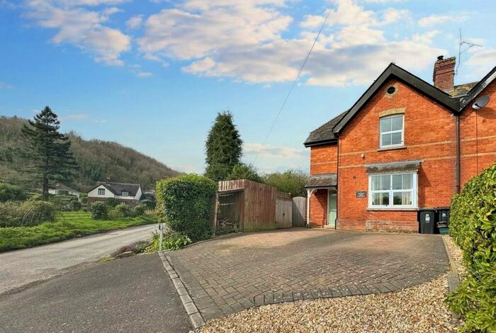 3 Bedroom Semi-Detached House For Sale In White Pit, Shillingstone, Blandford Forum, DT11