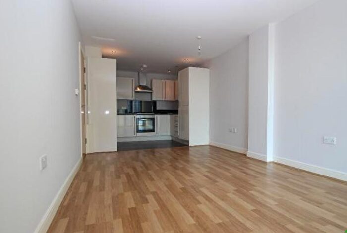 1 Bedroom Flat To Rent In Ocean Crescent, City Centre, PL1