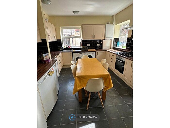 6 Bedroom Terraced House To Rent In Laburnum Avenue, Durham, DH1