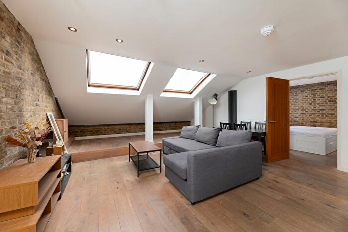 1 Bedroom Flat To Rent In Battersea Park Road, London, SW11