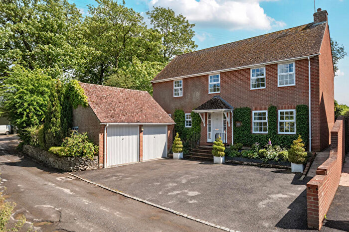 4 Bedroom Detached House For Sale In Beckhampton, Marlborough, SN8