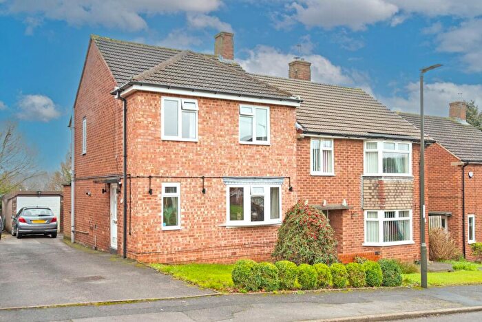 3 Bedroom Semi-Detached House To Rent In Spring Wood Close, Chesterfield, S41