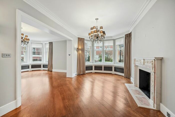 5 Bedroom Flat To Rent In York House Place, London, W8