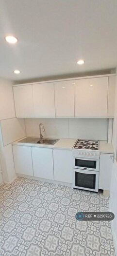 3 Bedroom Terraced House To Rent In St. Leonards Walk, Coventry, CV8
