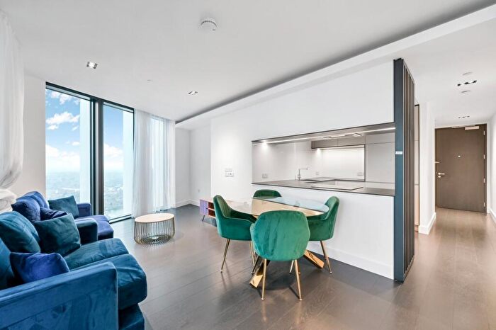 2 Bedroom Flat To Rent In Amory Tower, Marsh Wall, E14