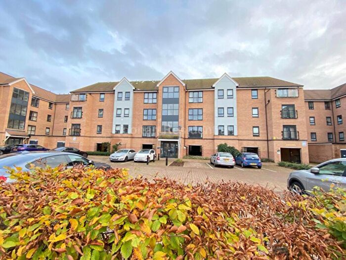 2 Bedroom Apartment To Rent In Marbled White Court, St Neots, PE19