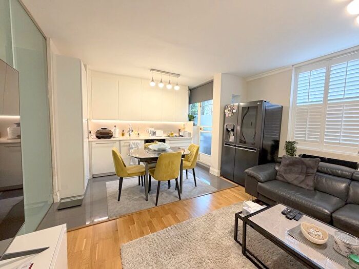 3 Bedroom Flat For Sale In Upper Park Road, London, NW3