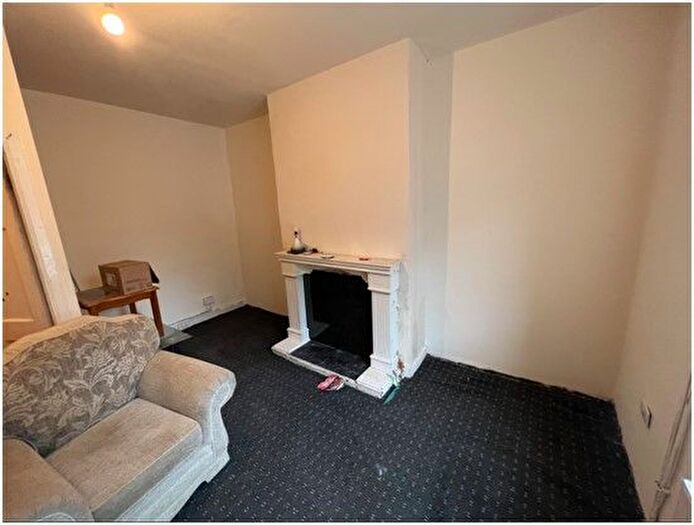 2 Bedroom Terraced House To Rent In Bradford Road, Hillhouse, Huddersfield, HD1