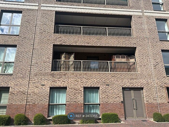 2 Bedroom Flat To Rent In Dempsey Court, London, SE6