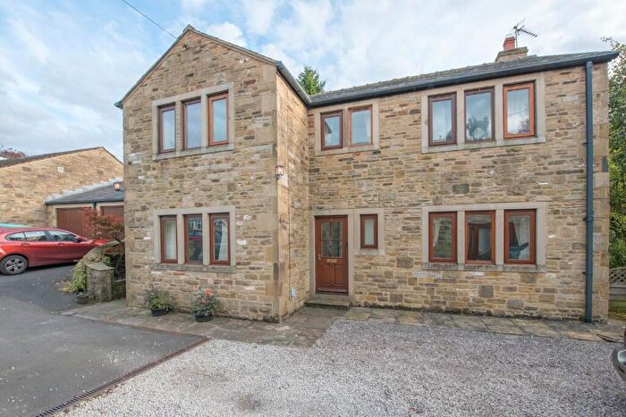 4 Bedroom Detached House For Sale In Patrick Close, Grassington, BD23
