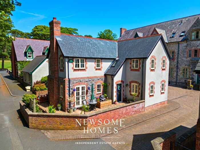 3 Bedroom Detached House For Sale In St. Clares Court, Pantasaph, CH8
