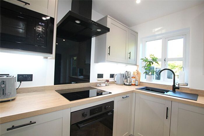2 Bedroom Detached House To Rent In Sutton Way, Hadfield, Glossop, Derbyshire, SK13