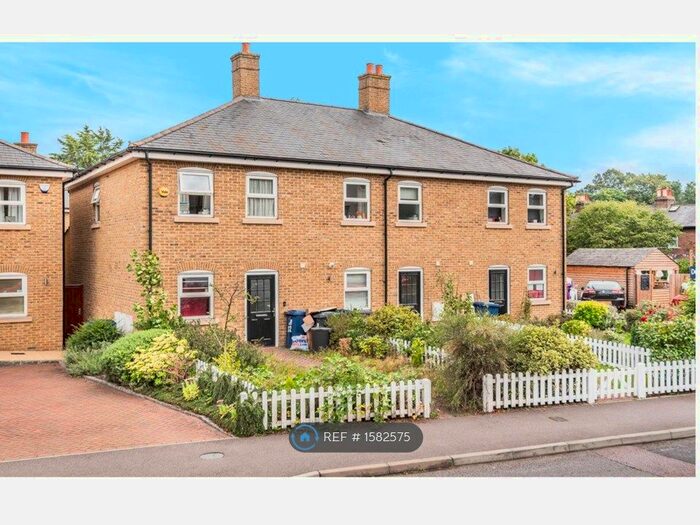 3 Bedroom Semi-Detached House To Rent In Tentelow Lane, London, UB2