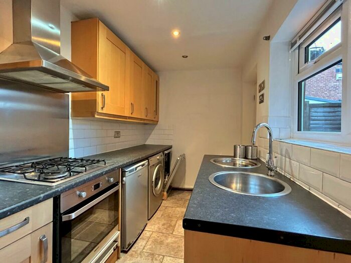 2 Bedroom Terraced House To Rent In Heddon Place, Headingley, Leeds, LS6