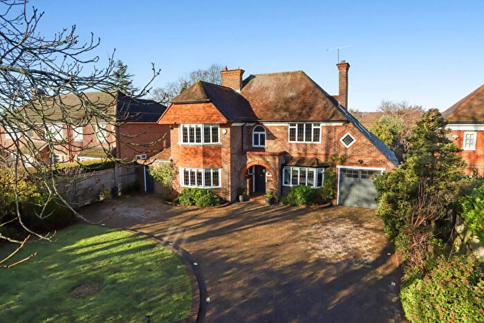 5 Bedroom Detached House For Sale In Lynch Road, Farnham, Surrey, GU9