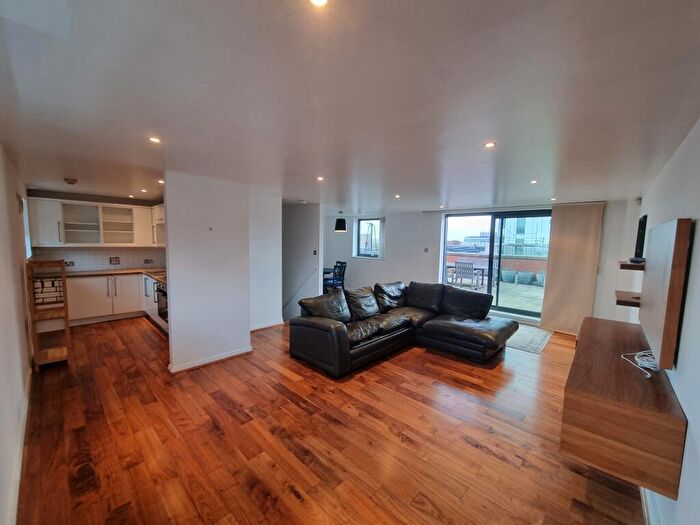 2 Bedroom Flat To Rent In Maddison Square Liverpool, L1