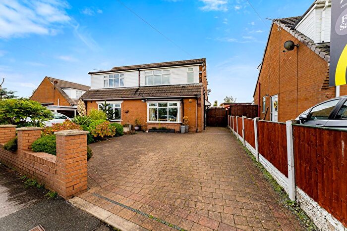 3 Bedroom Semi-Detached House For Sale In Leyland Green Road, Ashton-In-Makerfield, WN4