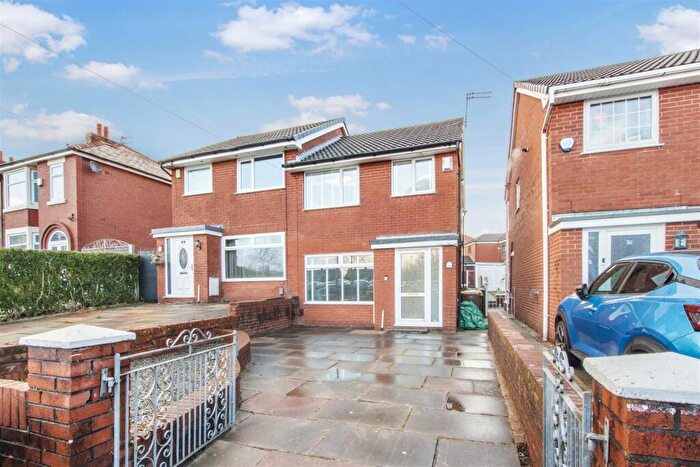 3 Bedroom Semi Detached House For Sale In Lowthorpe Road, Preston, PR1