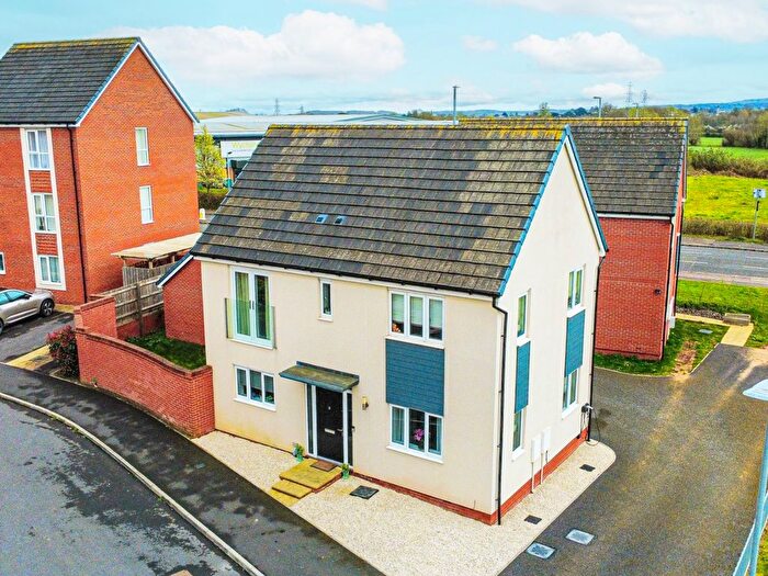 3 Bedroom Detached House For Sale In Apple Tree Close, Norton Fitzwarren, Taunton, Somerset, TA2