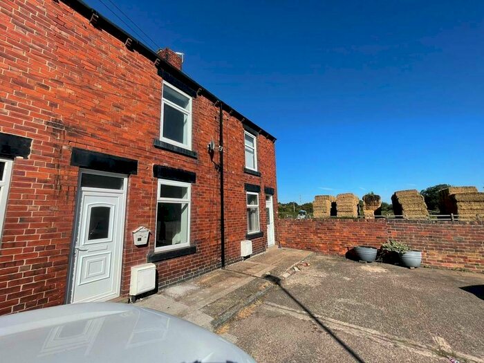 2 Bedroom House To Rent In Henry Street, Low Valley, S73