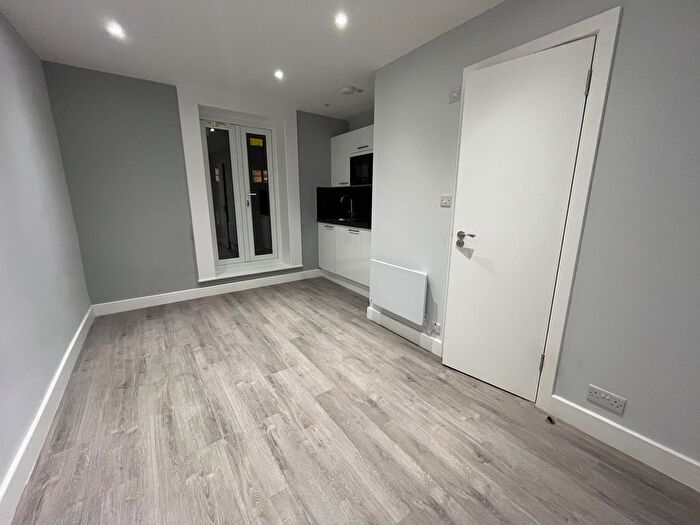 Studio To Rent In Alexandra Grove, London, N4