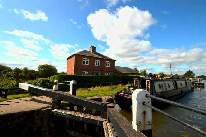 7 Bedroom Detached House For Sale In Swarkestone Lock, Pingle Lane, Swarkestone, Derby, DE73