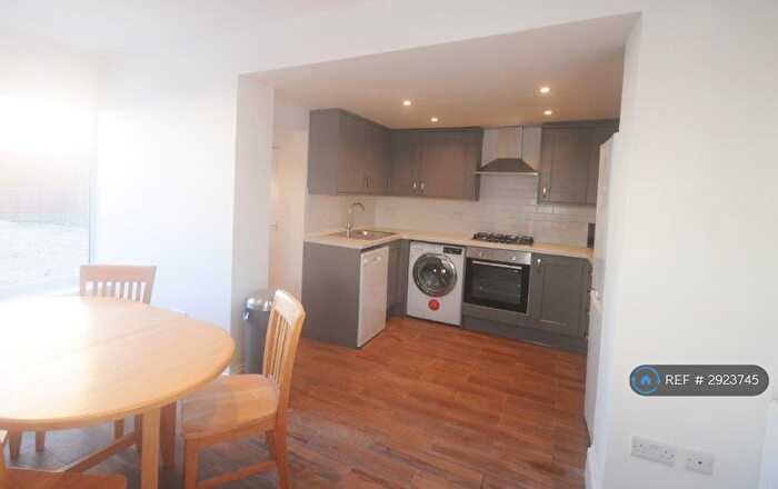 4 Bedroom Terraced House To Rent In Marle Hill Road, Cheltenham, GL50