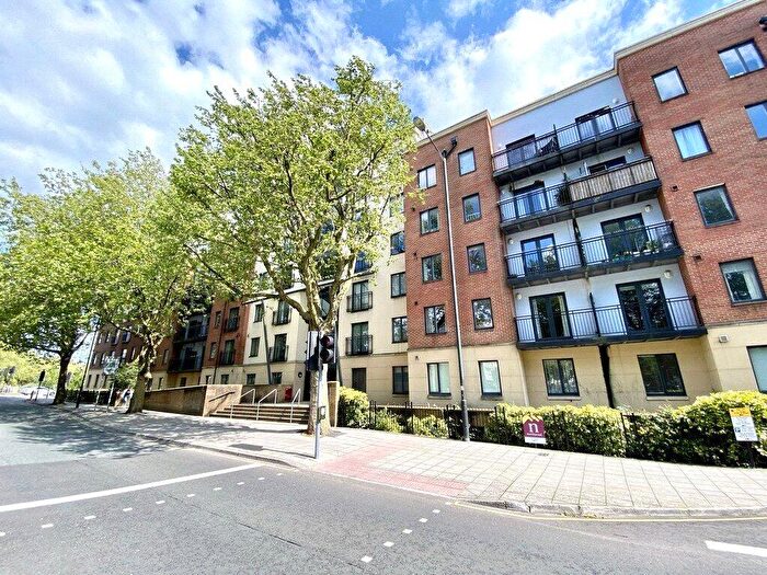 2 Bedroom Apartment To Rent In Bedminster, Squires Court, BS3