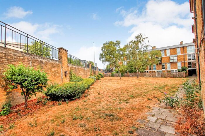 2 Bedroom Flat To Rent In East Road, Cambridge, CB1
