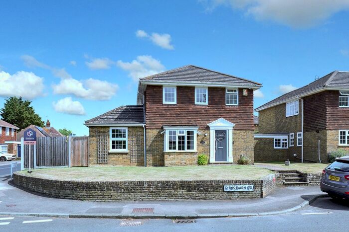 3 Bedroom Detached House For Sale In Ruins Barn Road, Tunstall, Sittingbourne, Kent, ME10