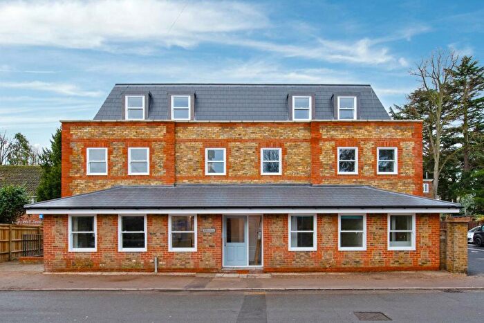 1 Bedroom Apartment For Sale In Station Road, Bourne End, SL8