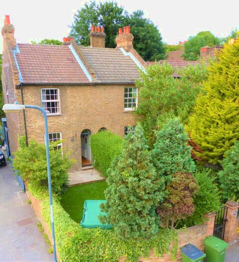 2 Bedroom End Of Terrace House To Rent In Shooters Hill, London, SE18