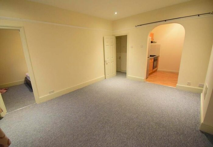 1 Bedroom Flat To Rent In Blackheath Road, Greenwich, London, SE10