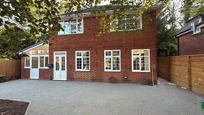 3 Bedroom Detached House To Rent In Wooburn Moor, High Wycombe, Buckinghamshire, HP10