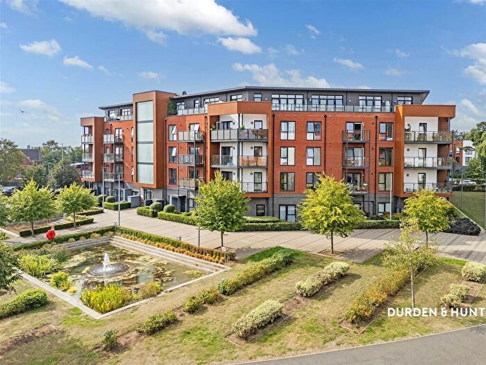 1 Bedroom Apartment For Sale In Gubbins Lane, Harold Wood, RM3