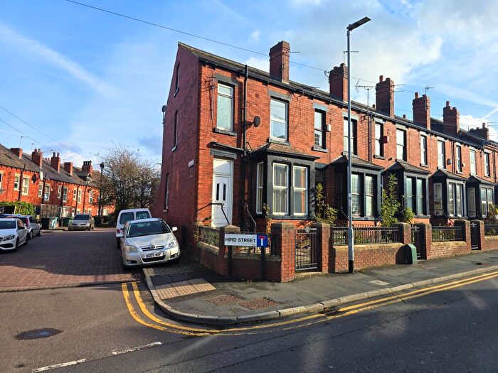 4 Bedroom End Of Terrace House For Sale In Tempest Road, Leeds, West Yorkshire, LS11
