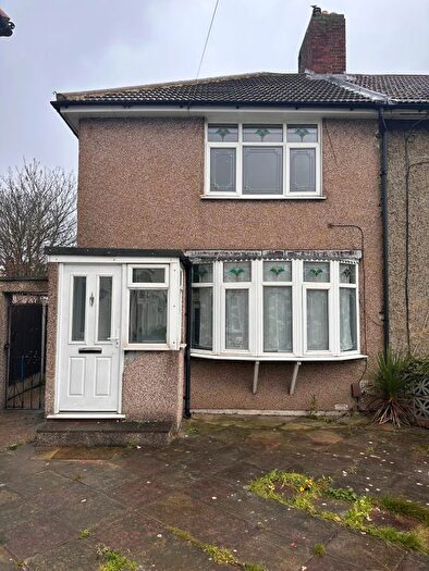 3 Bedroom Detached House To Rent In Goring Gardens, Becontree, Dagenham, RM8