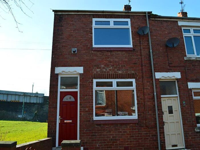 2 Bedroom End Of Terrace House To Rent In Park View, Langley Moor, Durham, DH7