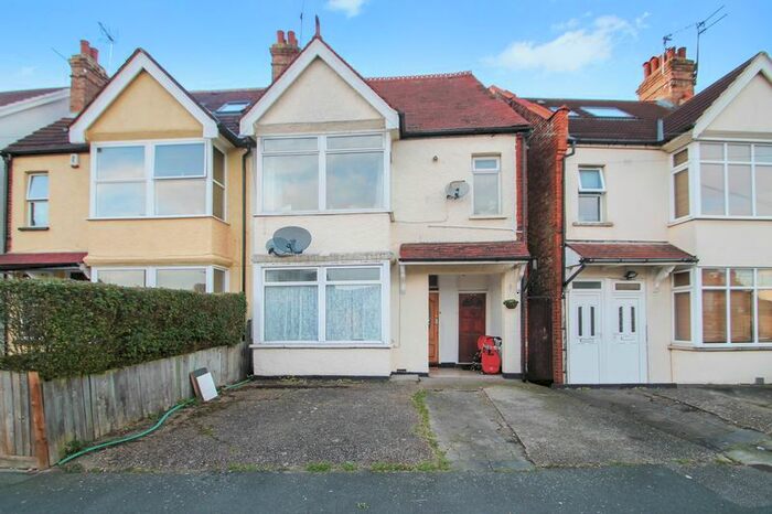 2 Bedroom Flat To Rent In Welldon Crescent, Harrow-On-The-Hill, Harrow, HA1