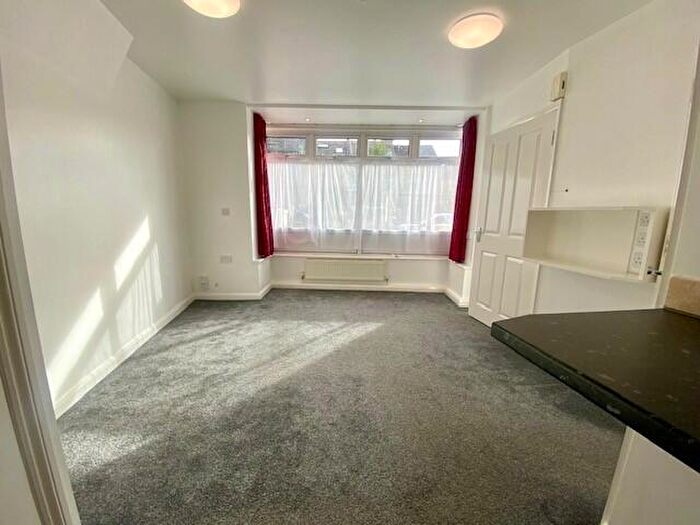 2 Bedroom Flat To Rent In Elm Grove, Brighton, BN2