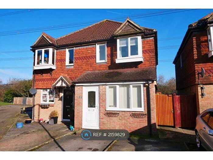 2 Bedroom Semi-Detached House To Rent In Washford Glen, Didcot, OX11
